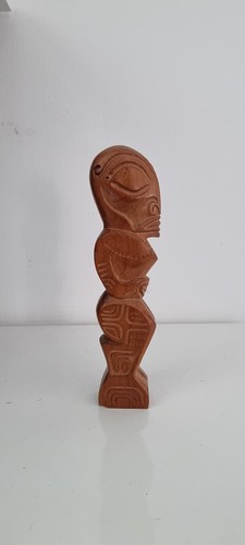 Statue sculpture wood