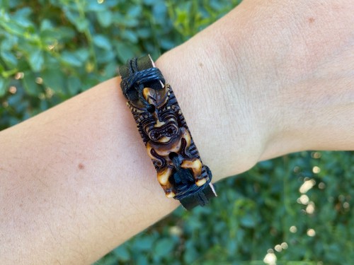 Bracelet avec statuette tiki - bracelet,
